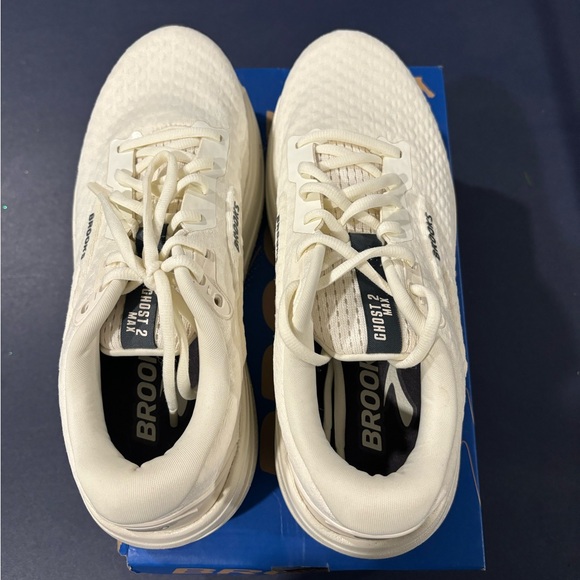 Womens Brooks Ghost Max 2 - Picture 4 of 5